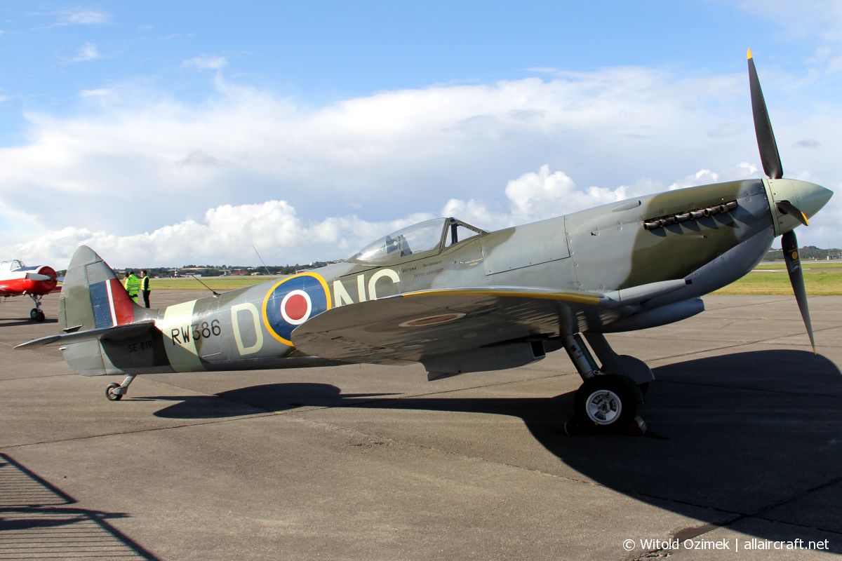 SE-BIR (CBAF.IX.4644) Supermarine 361 Spitfire LF16E