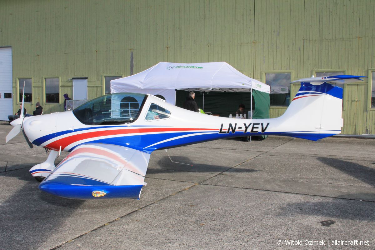 LN-YEV (F890515A) Atec 321 Faeta