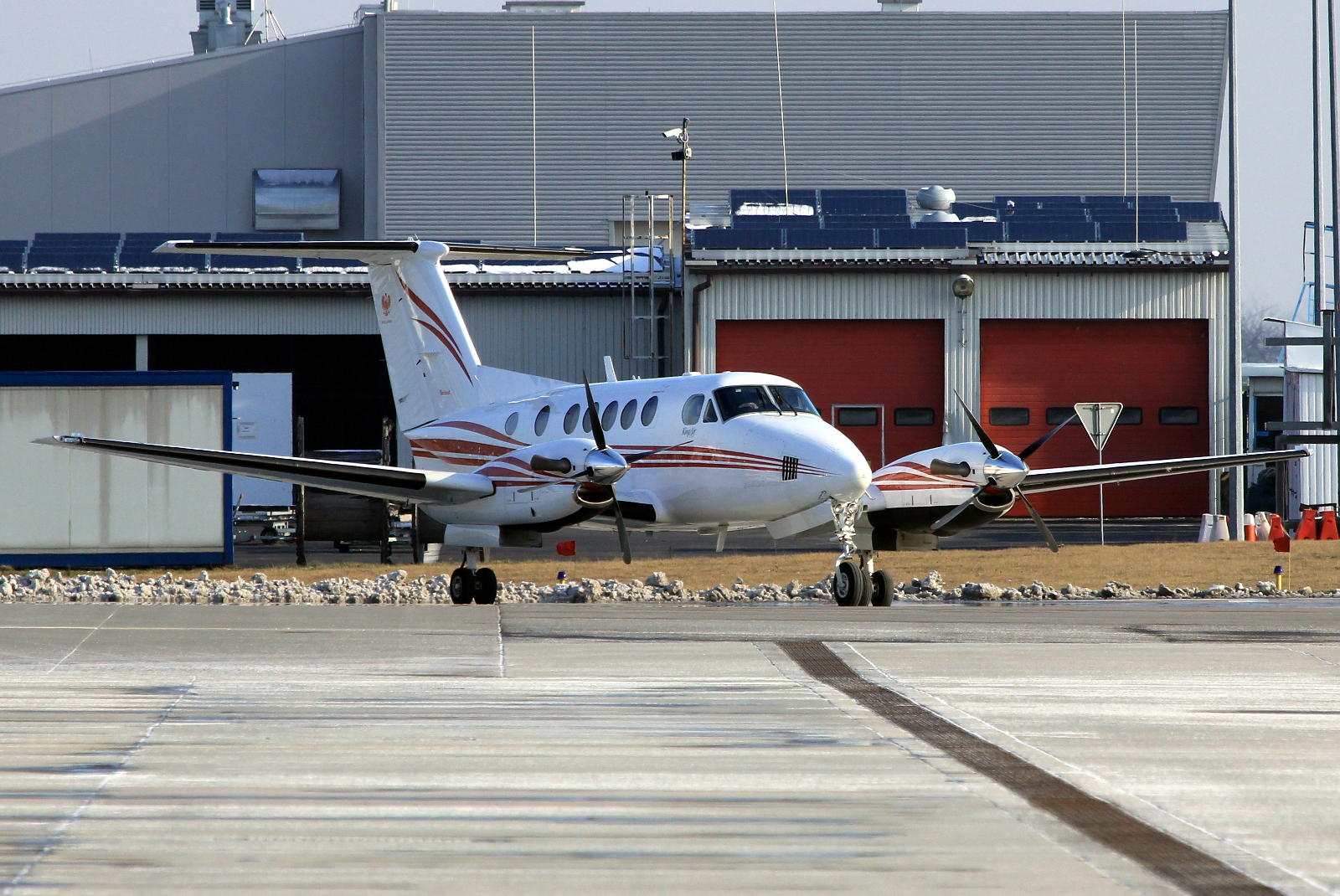SP-RPW (BB-1861) 2003 Beechcraft B200