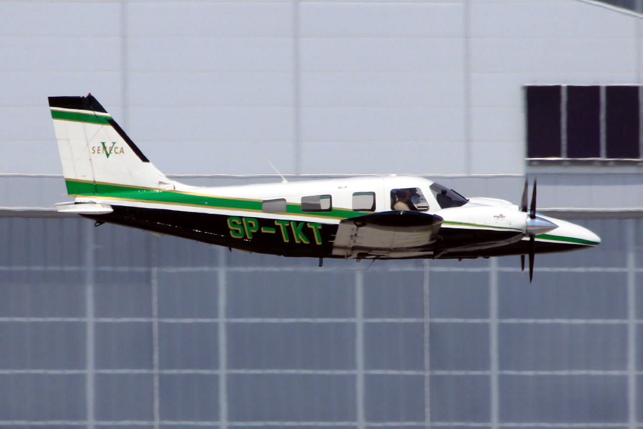 SP-TKT (3449350) Piper PA-34-220T Seneca V