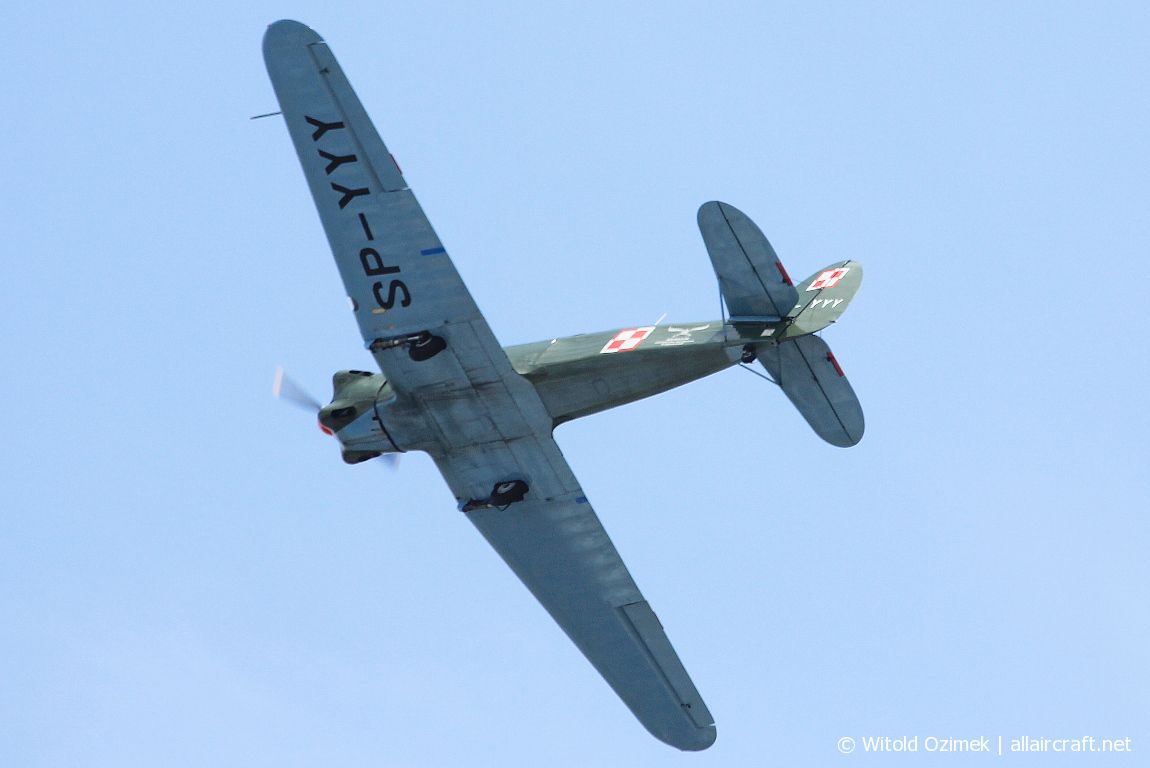 SP-YYY (EM005) Yakovlev Yak-18