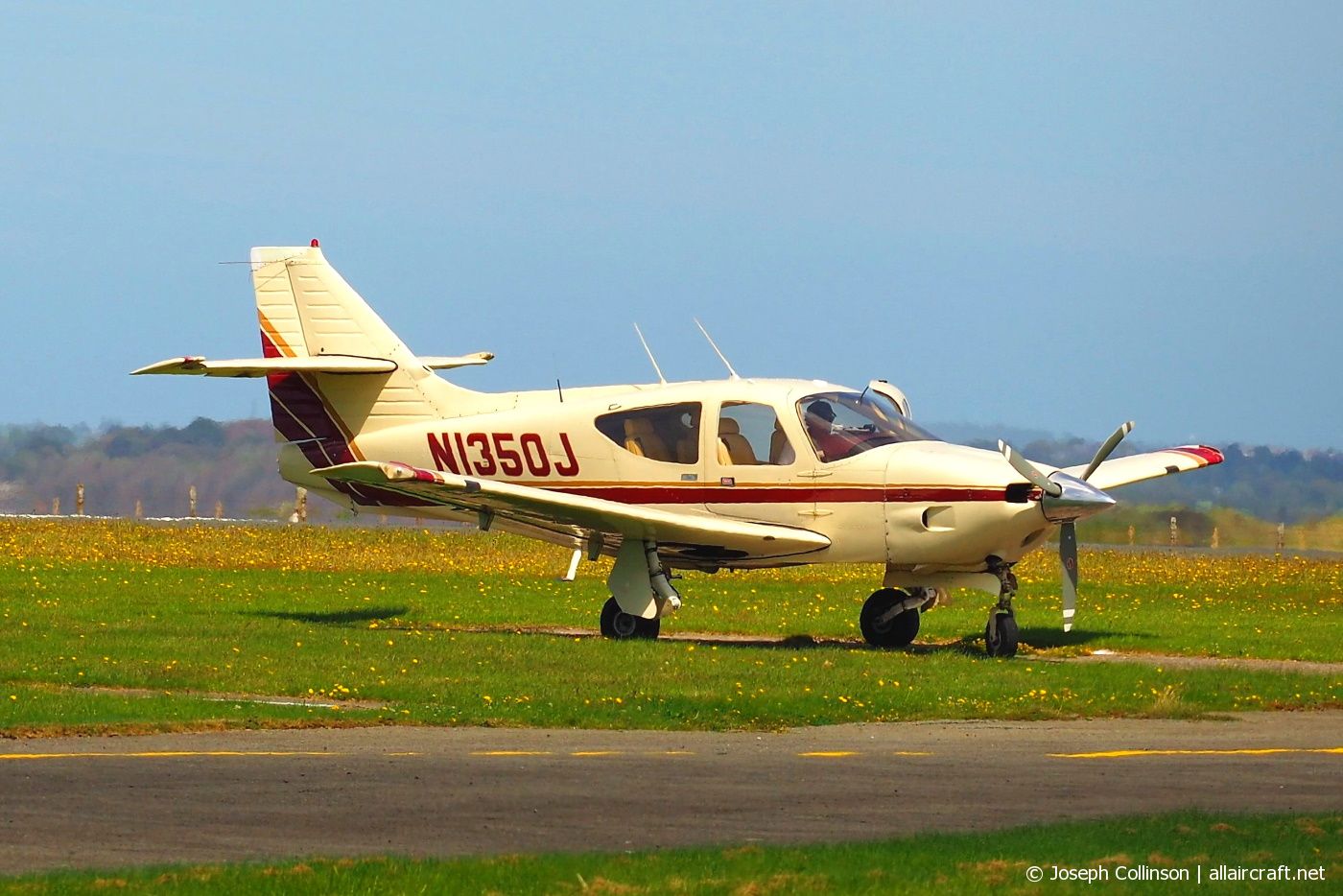 N1350J (516) 1976 Rockwell Commander 112