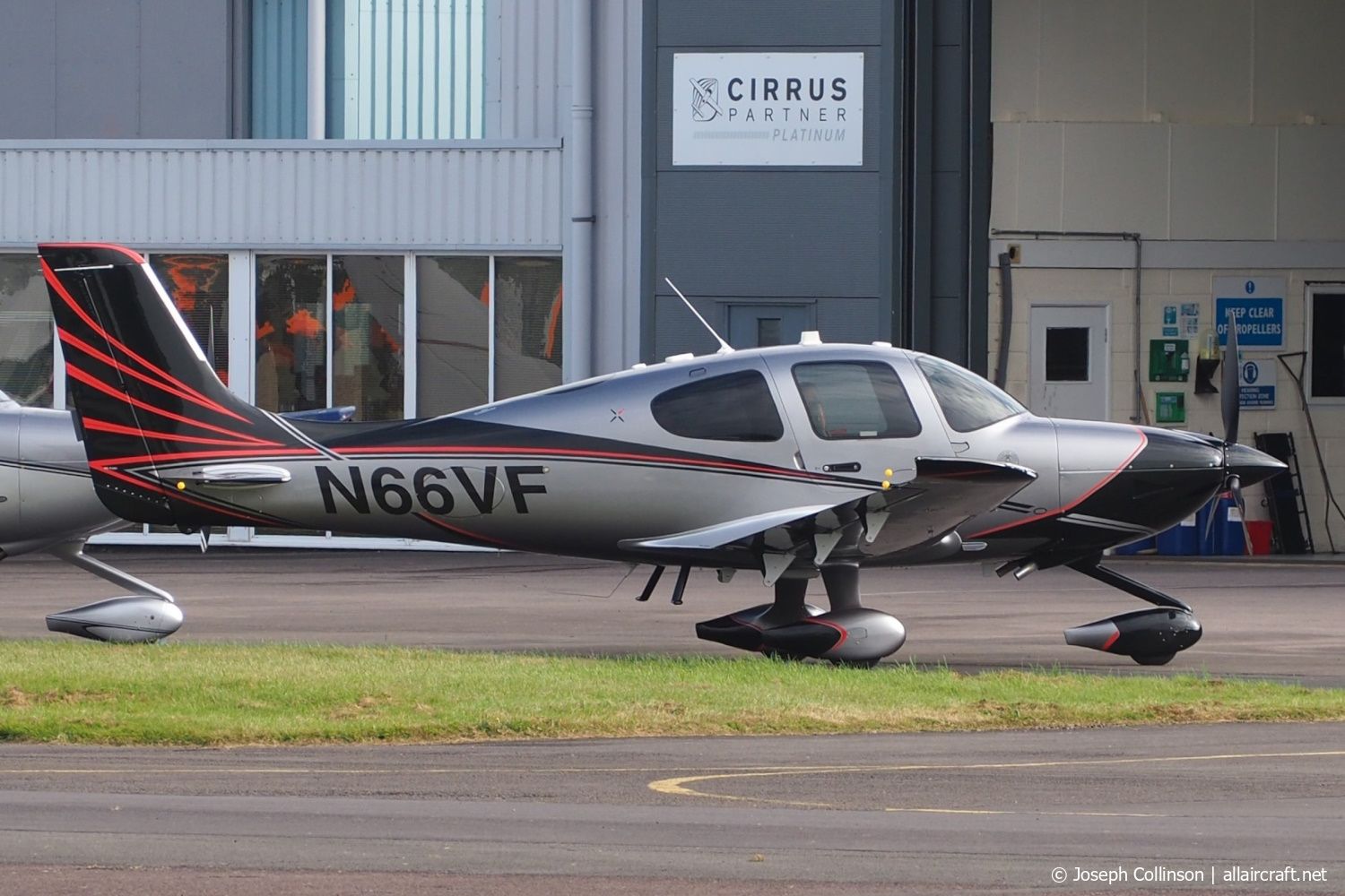 N66VF (8702) 2022 Cirrus SR22