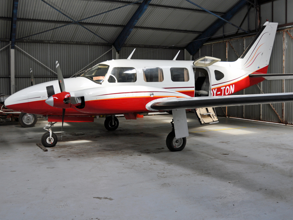 OY-TON, (cn 31-414), Piper PA-31-310 Turbo Navajo