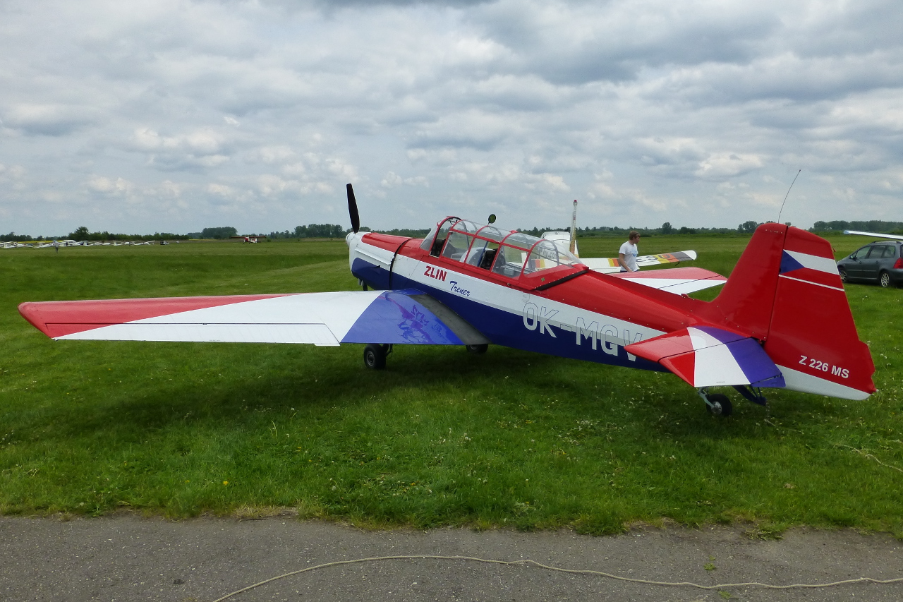 OK-MGV Zlin Z-226MS