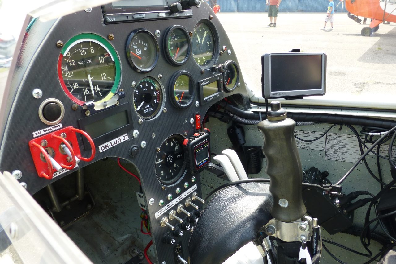 OK-LUO37 Aeroprakt A-20