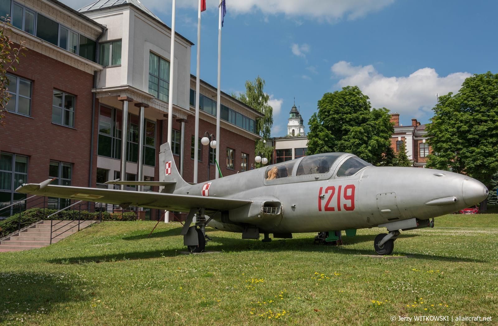 1219 (3H12-19) PZL-Mielec TS-11 Iskra