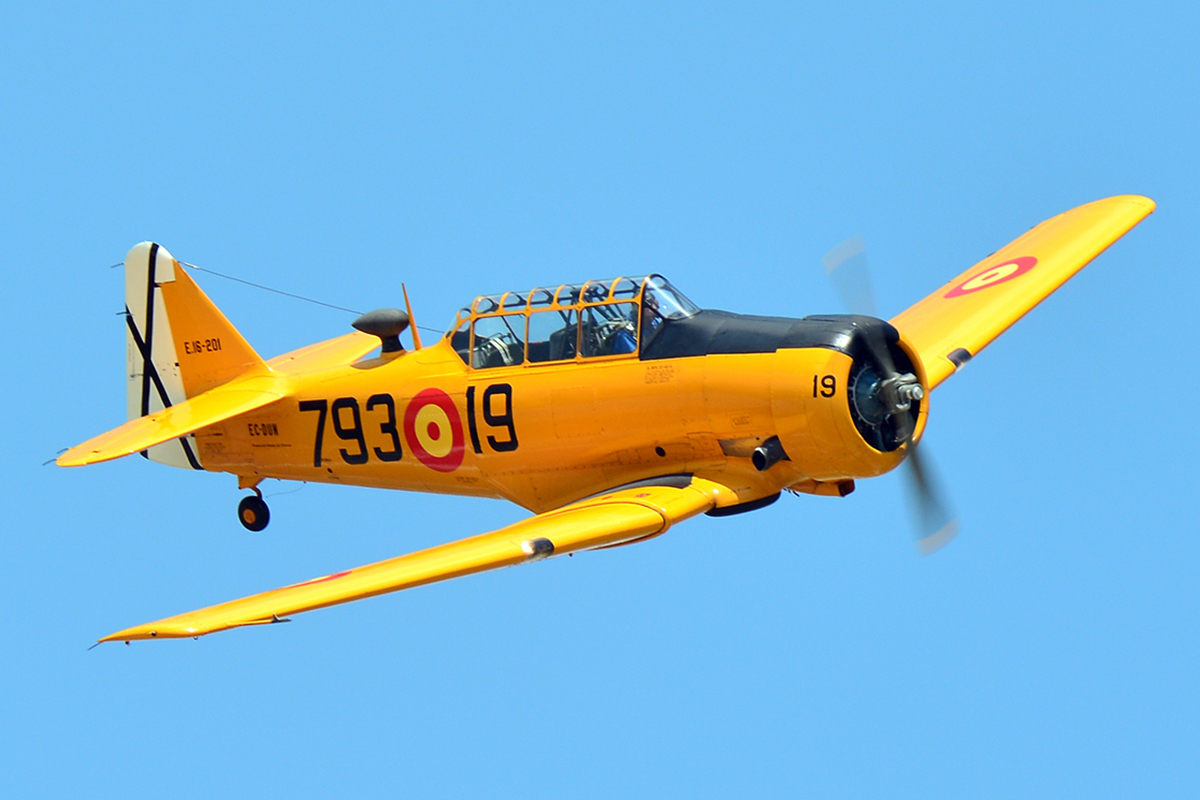 EC-DUN / 793-19 1952 North American T-6G Texan