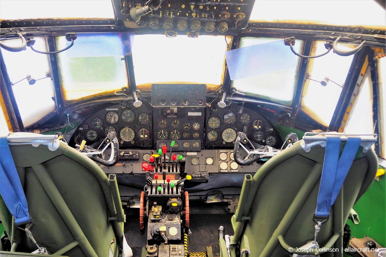 VX580 (432) 1950 Vickers 659 Valetta C2