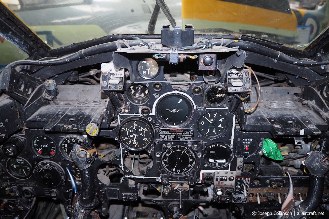 WT694 (41H-665511) 1954 Hawker Hunter F.51