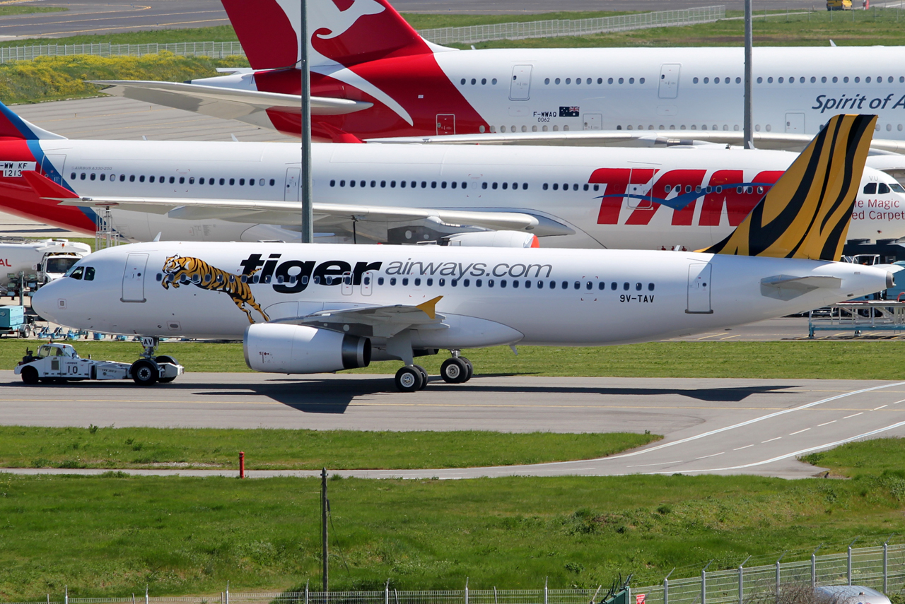9V-TAV, (cn 4608), Airbus A320-232
