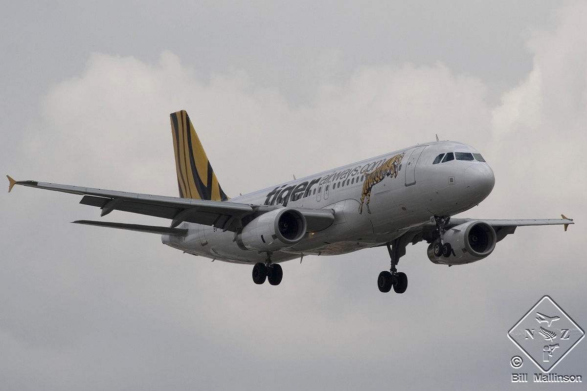 9V-TAF, (cn 2728), Airbus A320-232