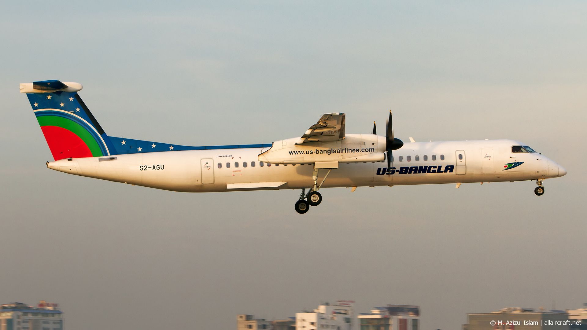 S2-AGU (4041) 2001 Bombardier Dash 8-Q402