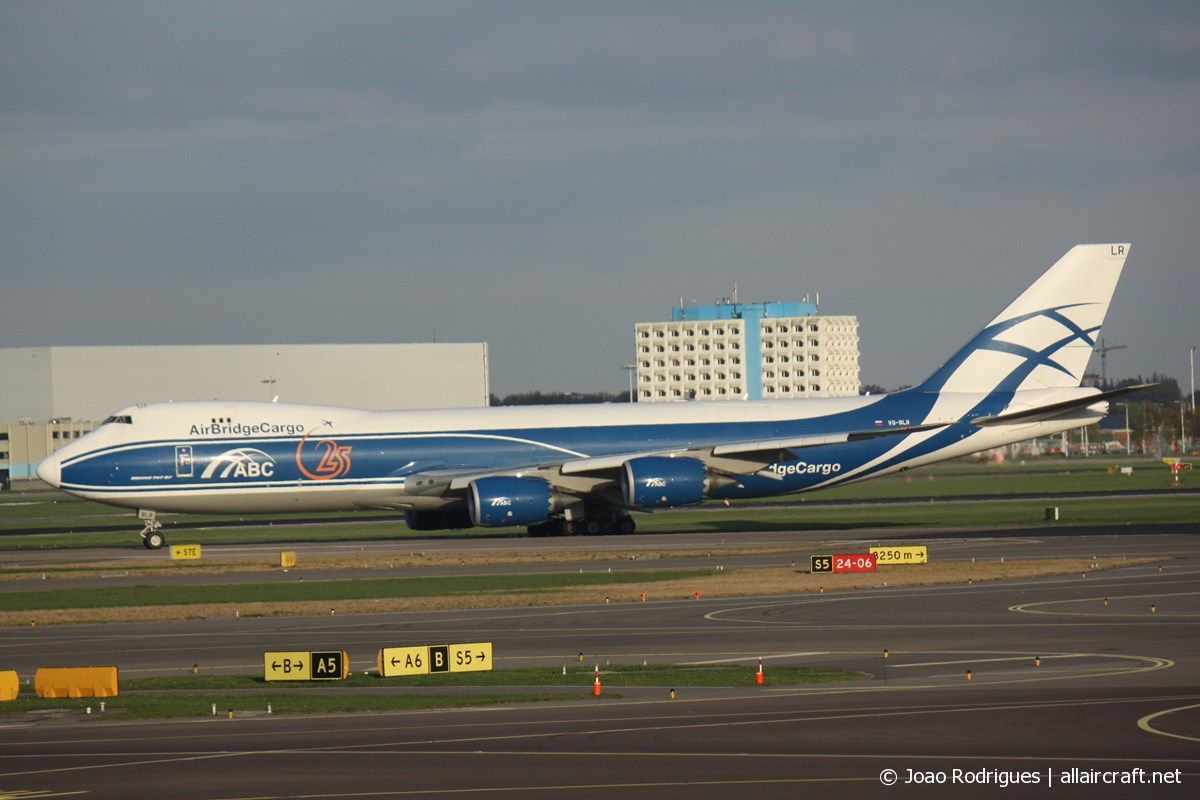 VQ-BLR (37668) 2002 Boeing 747-8HVF