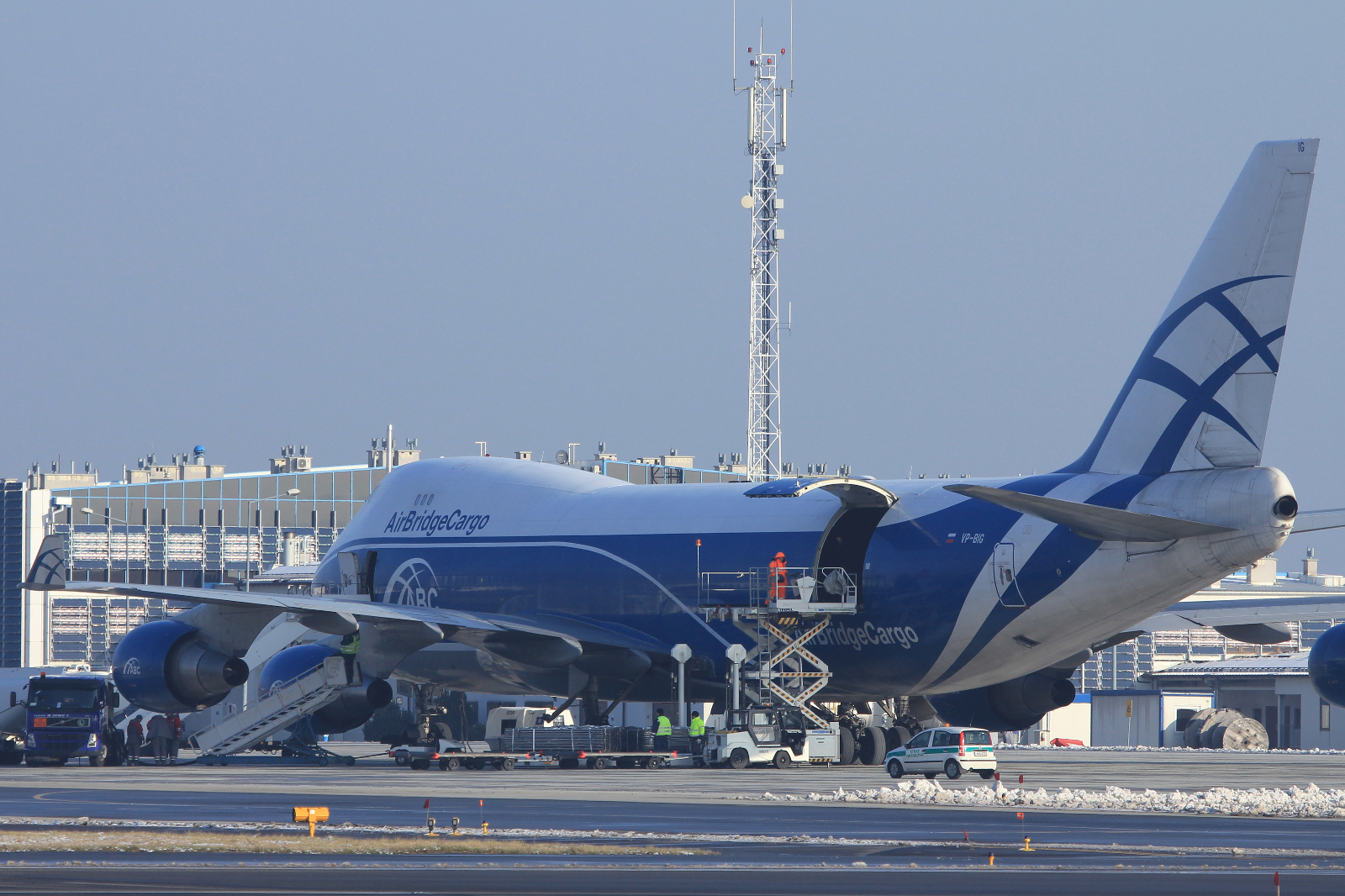 VP-BIG (35420) 2007 Boeing 747-46NF(ER)