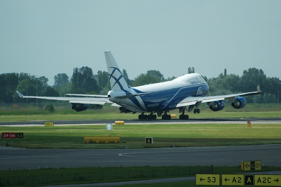 VQ-BIA (36785) 2009 Boeing 747-4KZF