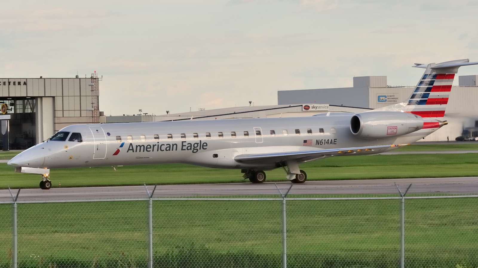 N614AE, (cn 145086), Embraer ERJ-145LR