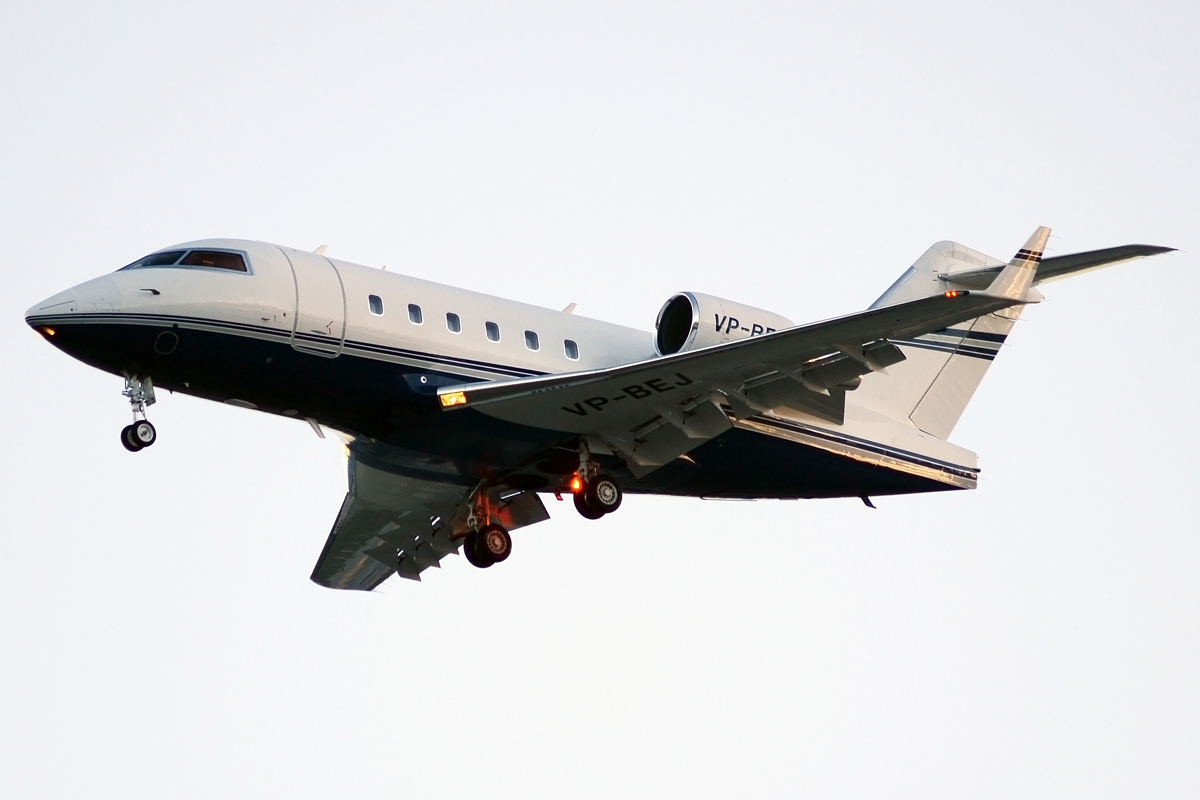 VP-BEJ (5061) 1989 Bombardier Challenger 601-3A