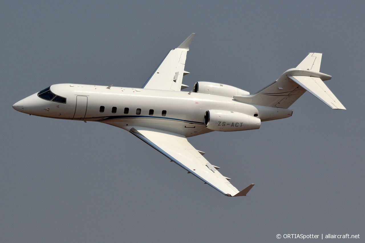 ZS-ACT (20034) 2004 Bombardier Challenger 300