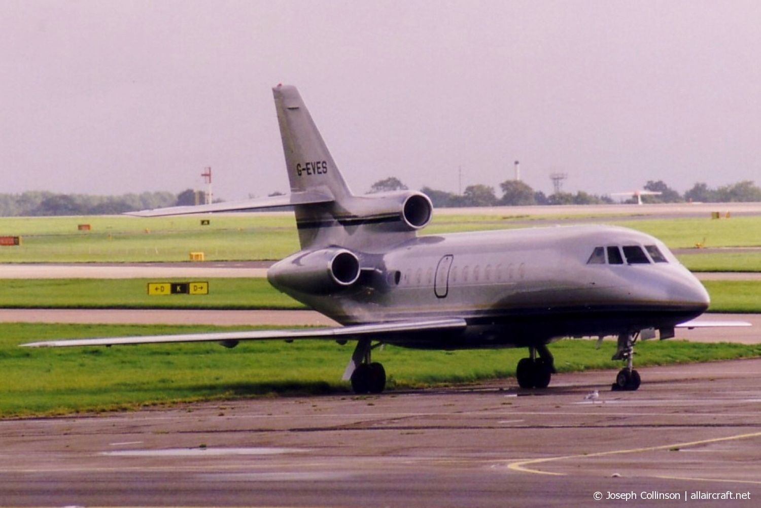 G-EVES (165) 1997 Dassault Falcon 900