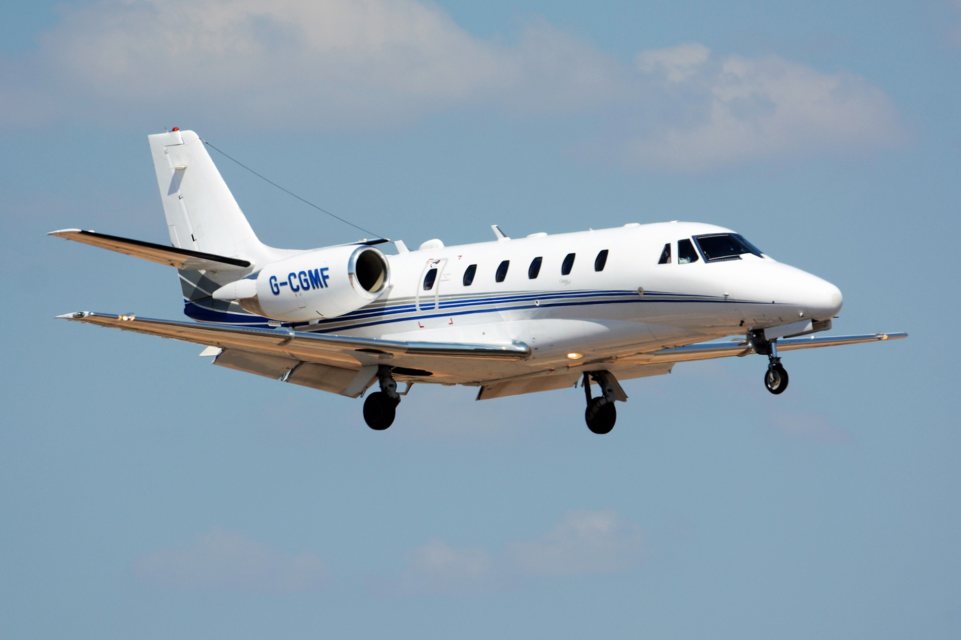 G-CGMF (560-5271) Cessna 560XL Citation Excel