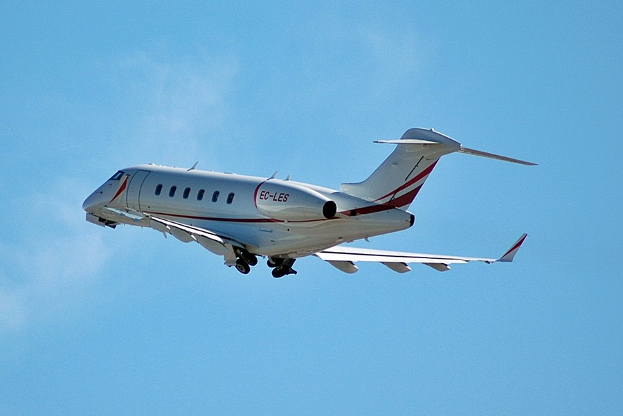 EC-LES (20243) 2009 Bombardier Challenger 300