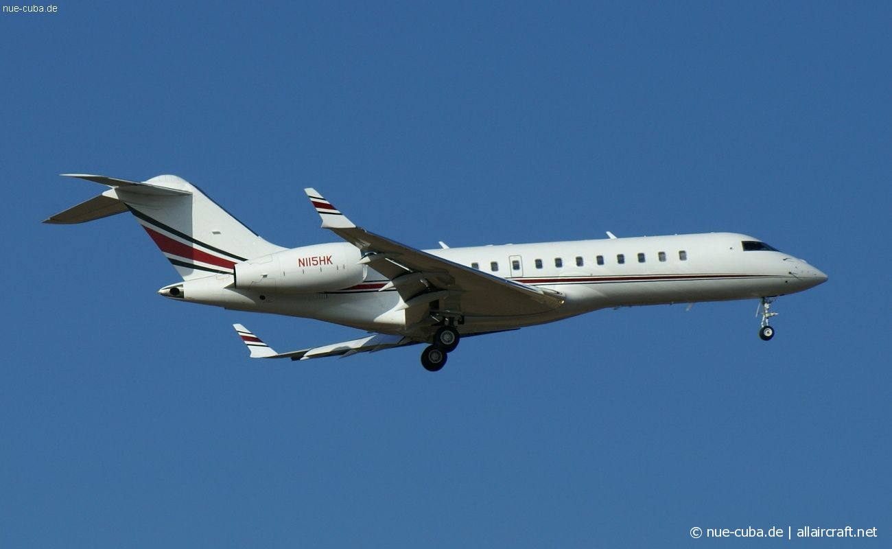 N115HK (9004) 2000 Bombardier BD-700-1A10 Global Express