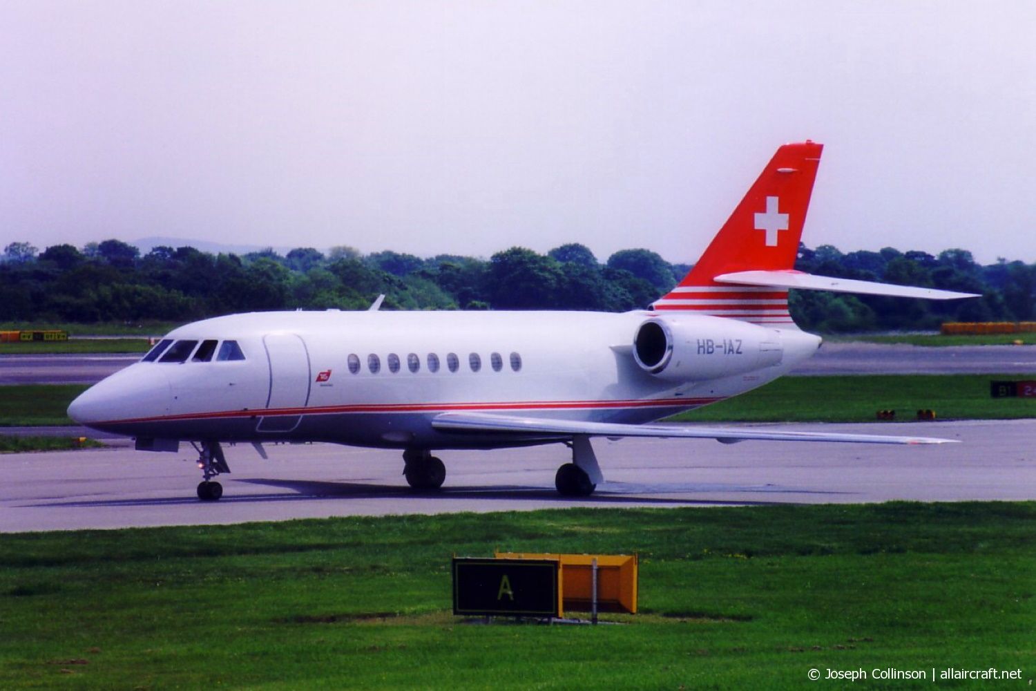 HB-IAZ (030) 1996 Dassault Falcon 2000