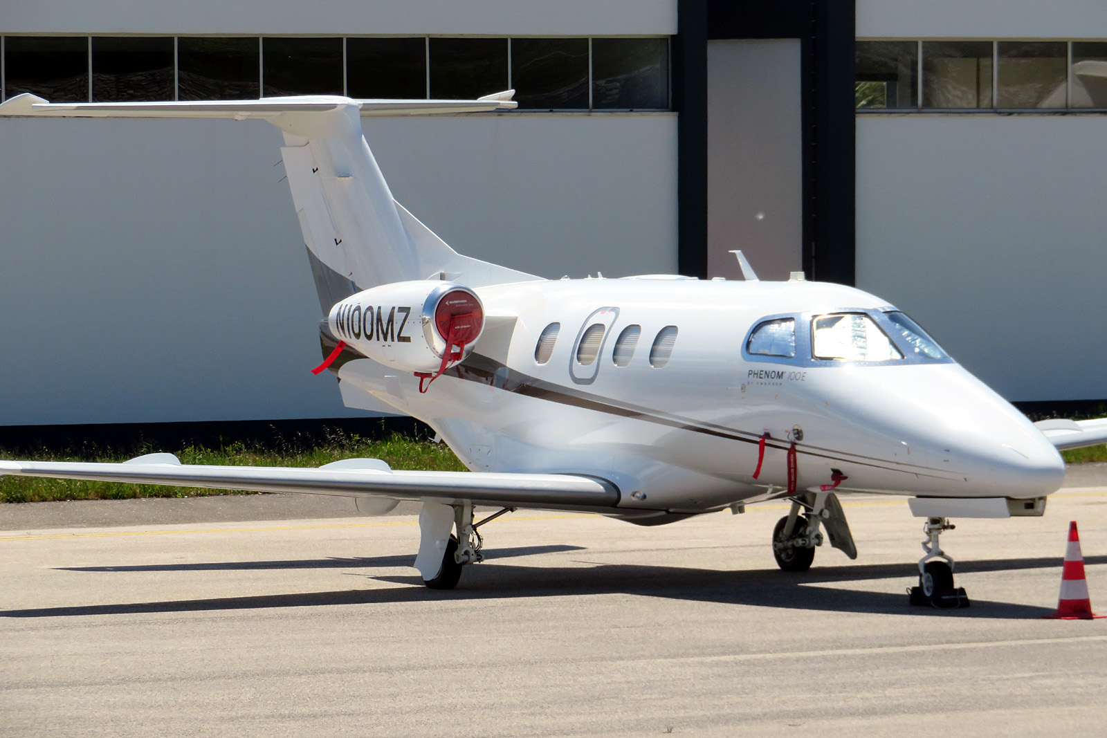 N100MZ (50000362) Embraer EMB-500 Phenom 100