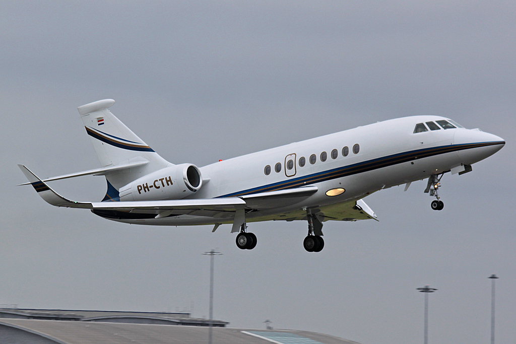 PH-CTH (194) 2011 Dassault Falcon 2000 LX