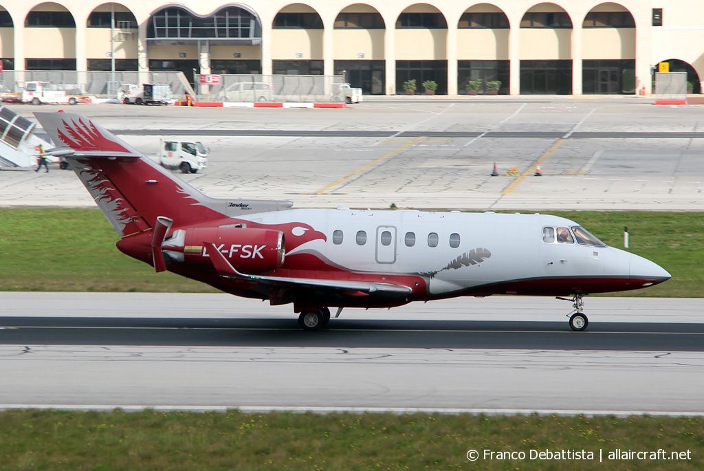 LY-FSK (cn HA-0060) Hawker Beechcraft 900XP