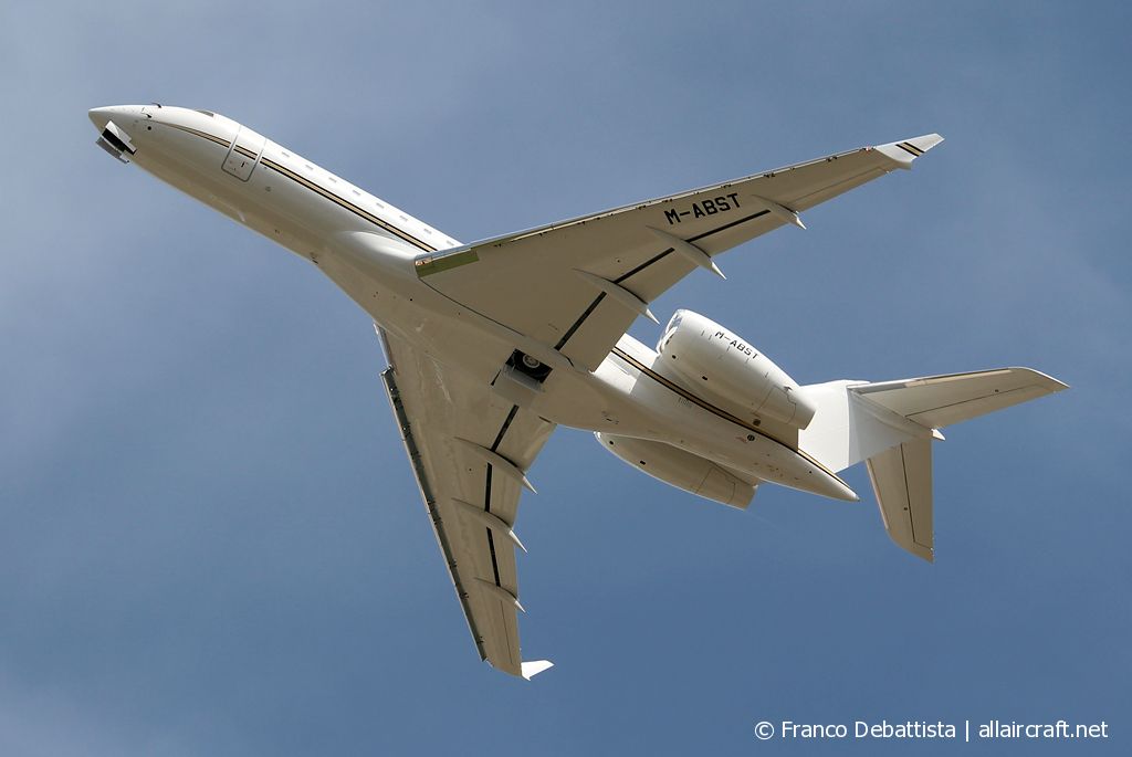 M-ABST (60009) 2019 Bombardier BD-700-1A10 Global 5500