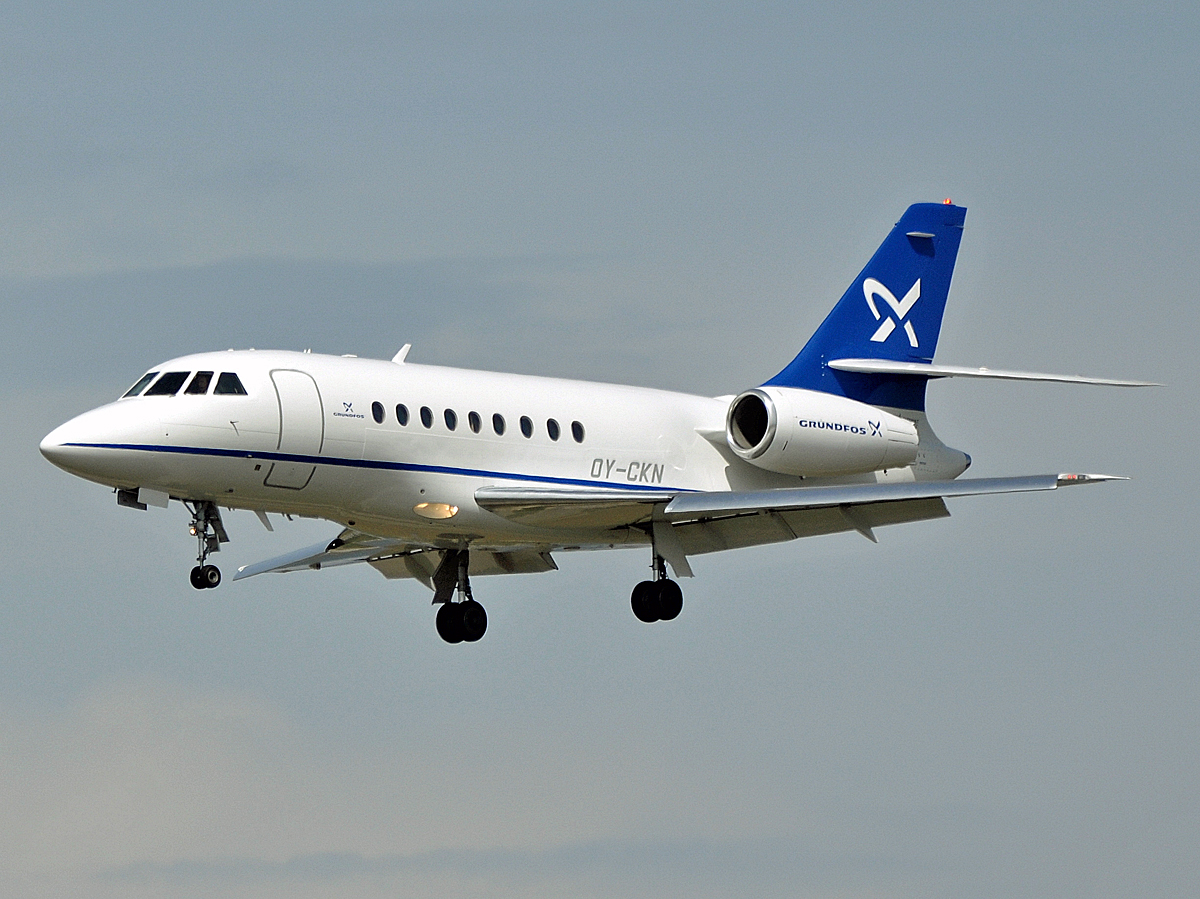 OY-CKN (76) 1998 Dassault Falcon 2000