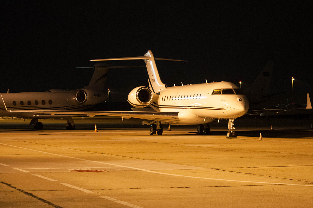 N90EW (9039) 1999 Bombardier BD-700-1A10 Global Express