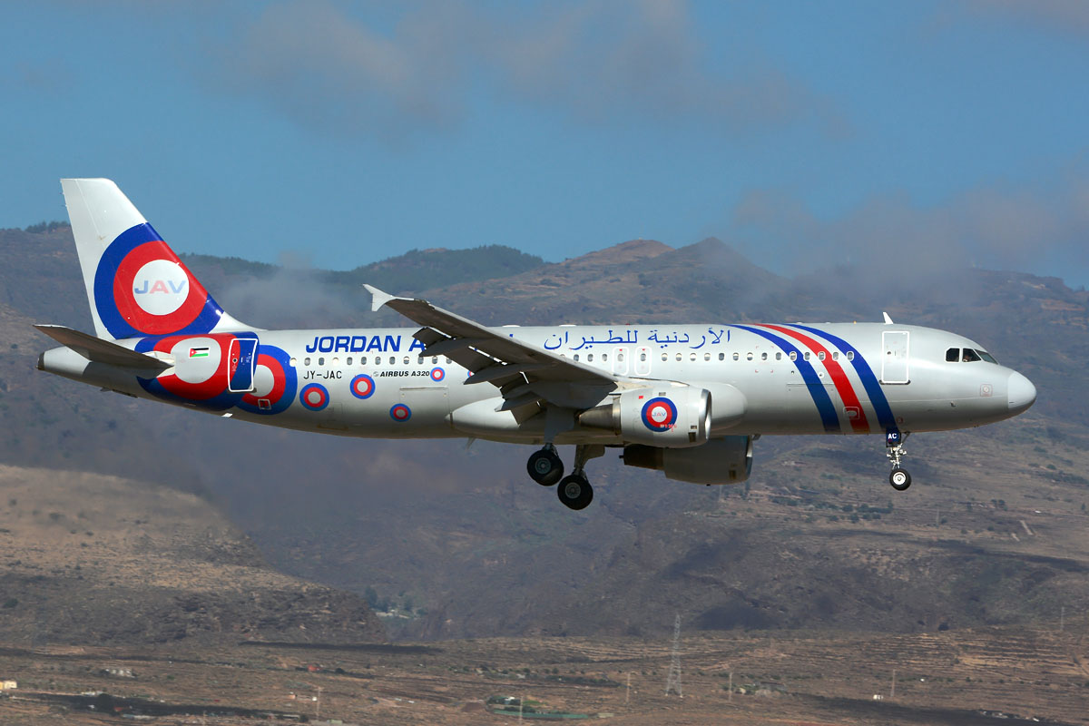 JY-JAC (cn 0029) Airbus A320-211