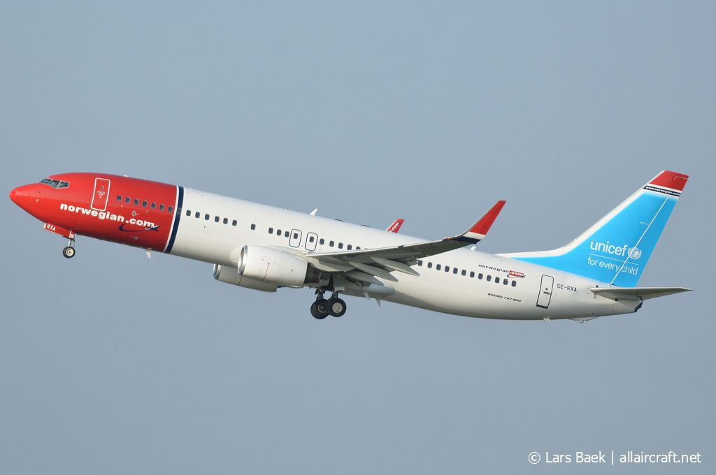 SE-RXA (35757) 2010 Boeing 737-84P(WL)