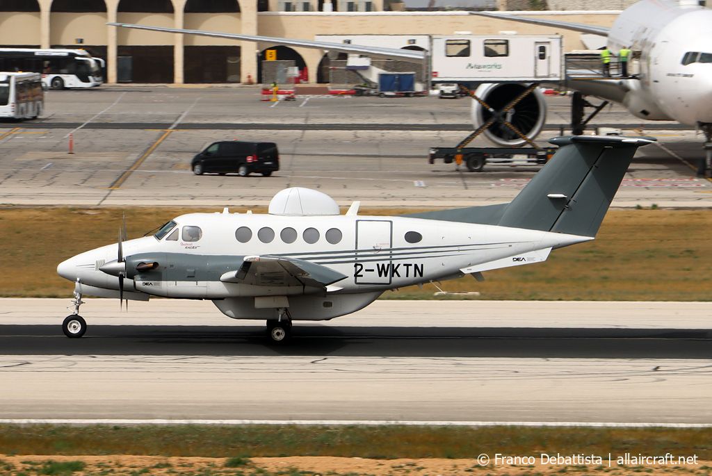 2-WKTN · Beechcraft B200 King Air · (MLA / LMML)