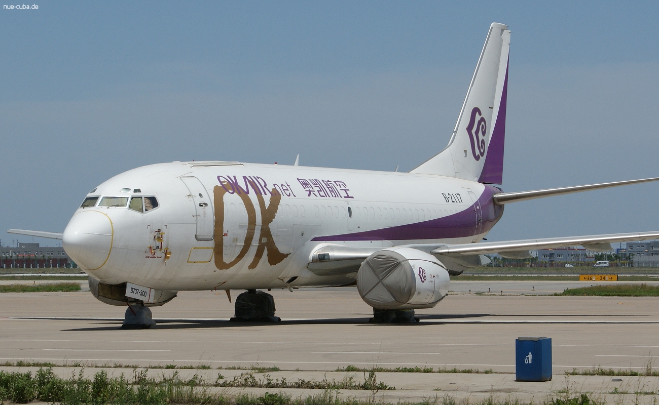 B-2117 (24961) 1991 Boeing 737-3Q8 SF