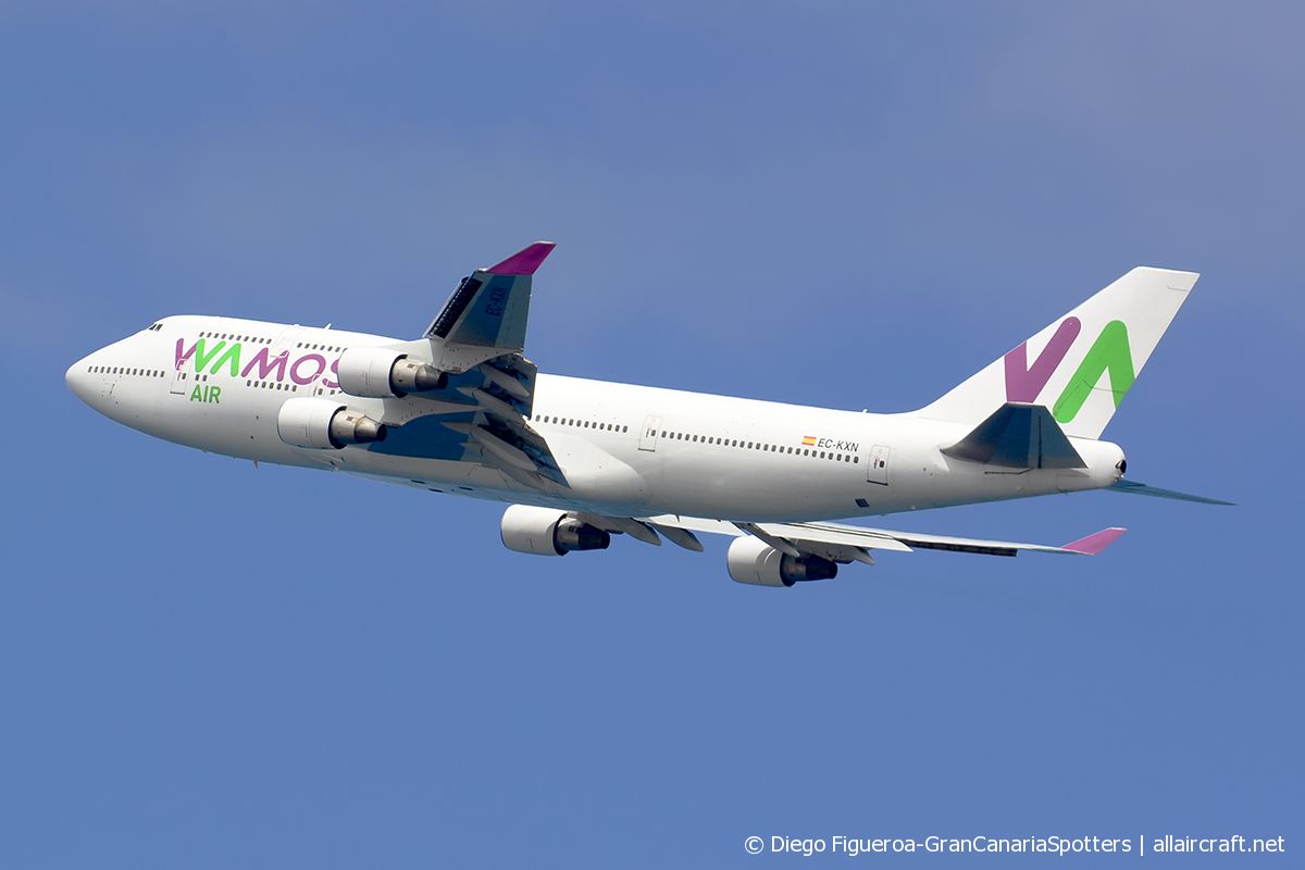 EC-KXN (cn 25703) Boeing 747-4H6