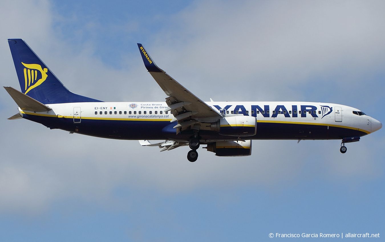 EI-ENY (35042) 2011 Boeing 737-8AS(WL)