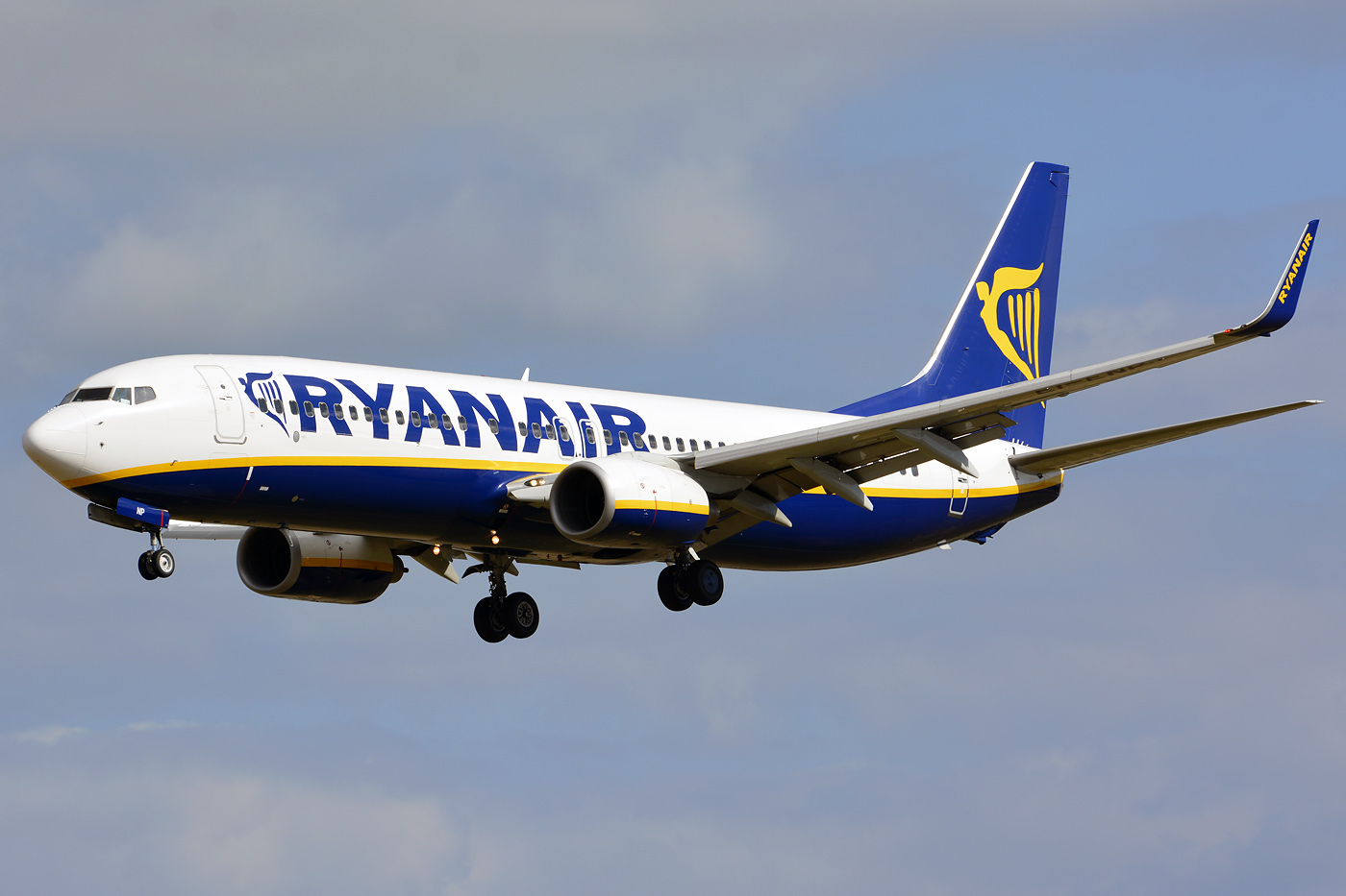 EI-ENP (40304) 2011 Boeing 737-8AS(WL)