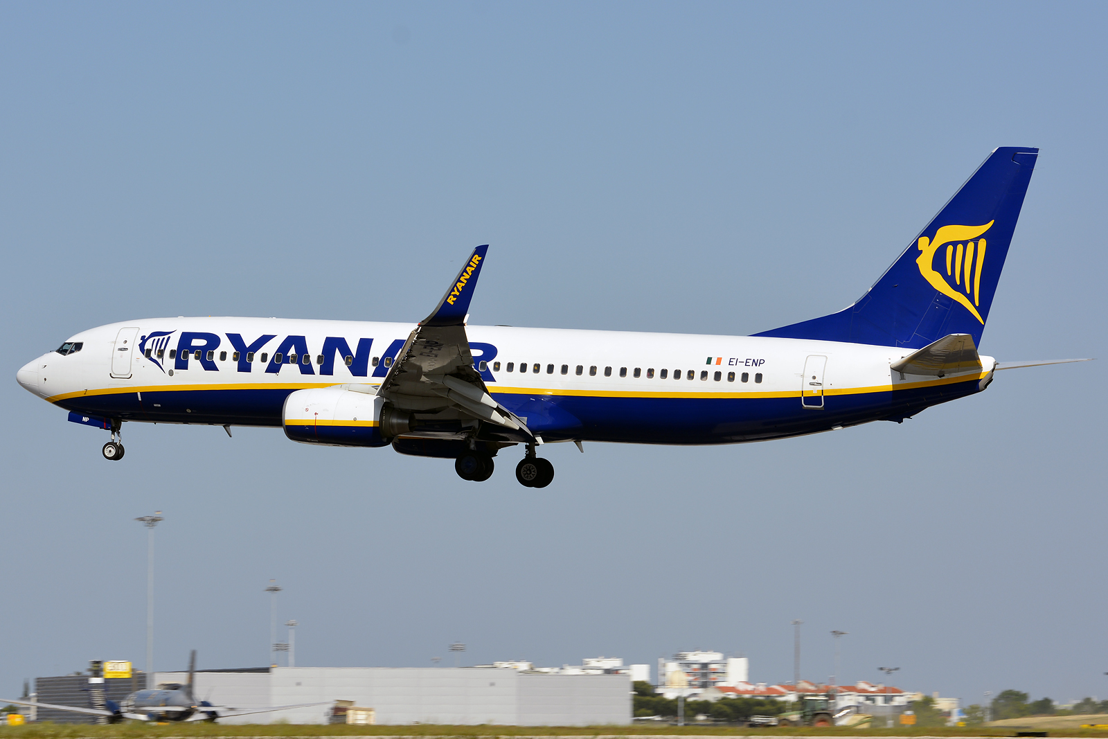 EI-ENP (40304) 2011 Boeing 737-8AS(WL)