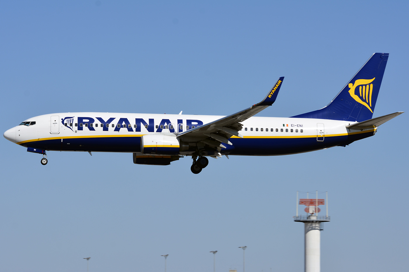 EI-ENI (40300) 2010 Boeing 737-8AS(WL)