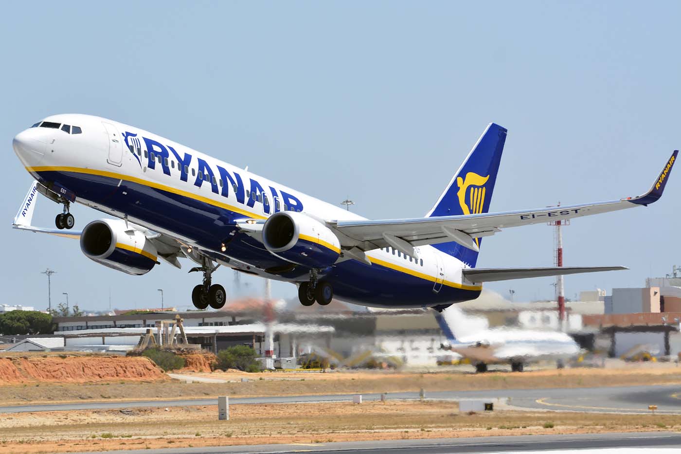EI-EST (34994) 2011 Boeing 737-8AS(WL)