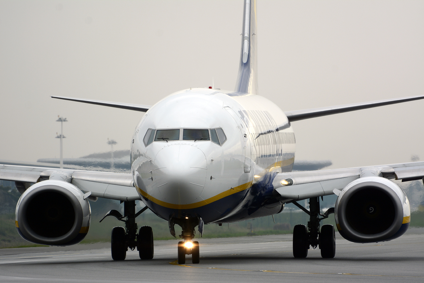 EI-DHV (33582) 2005 Boeing 737-8AS(WL)