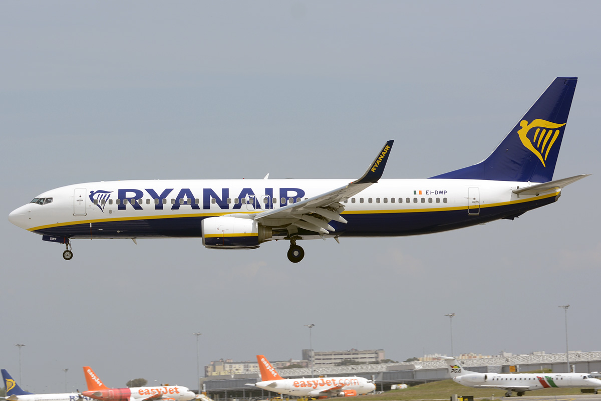 EI-DWP (36082) 2007 Boeing 737-8AS WL