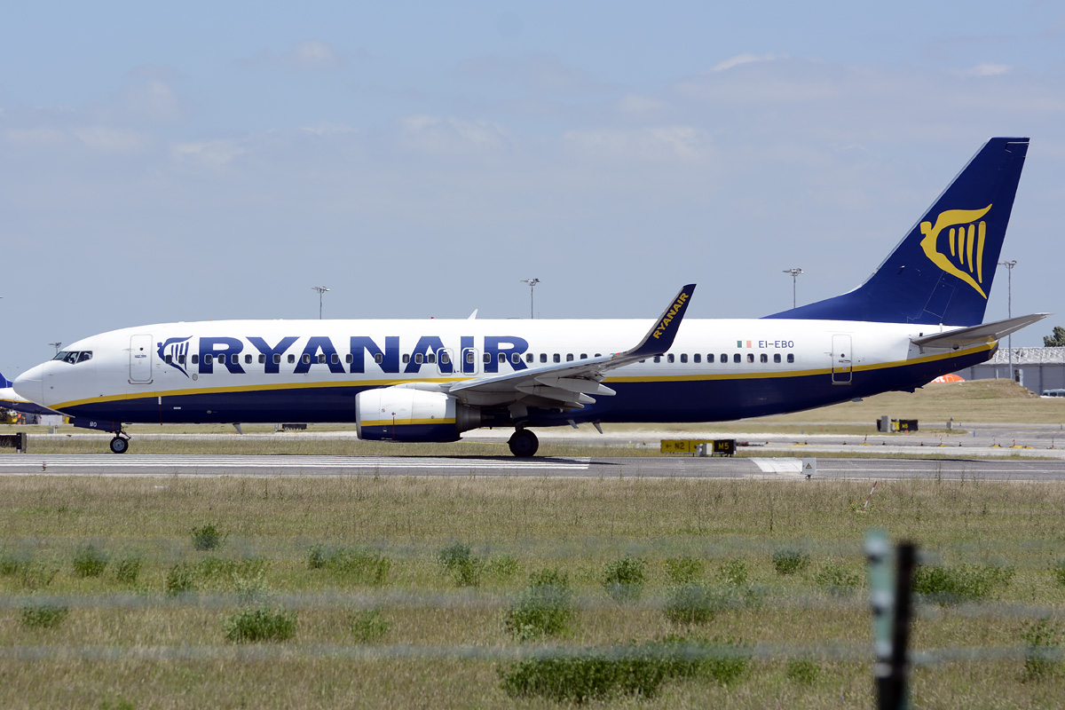 EI-EBO · Boeing 737-8AS · (LIS / LPPT)