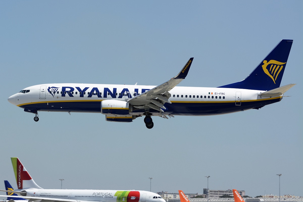 EI-FRC (62690) 2016 Boeing 737-8AS(WL)