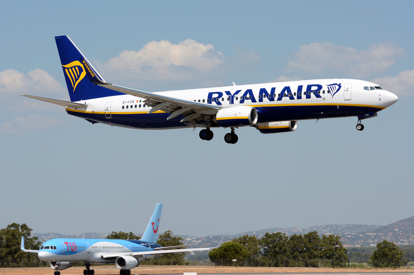 EI-FZS (44789) 2017 Boeing 737-8AS(WL)