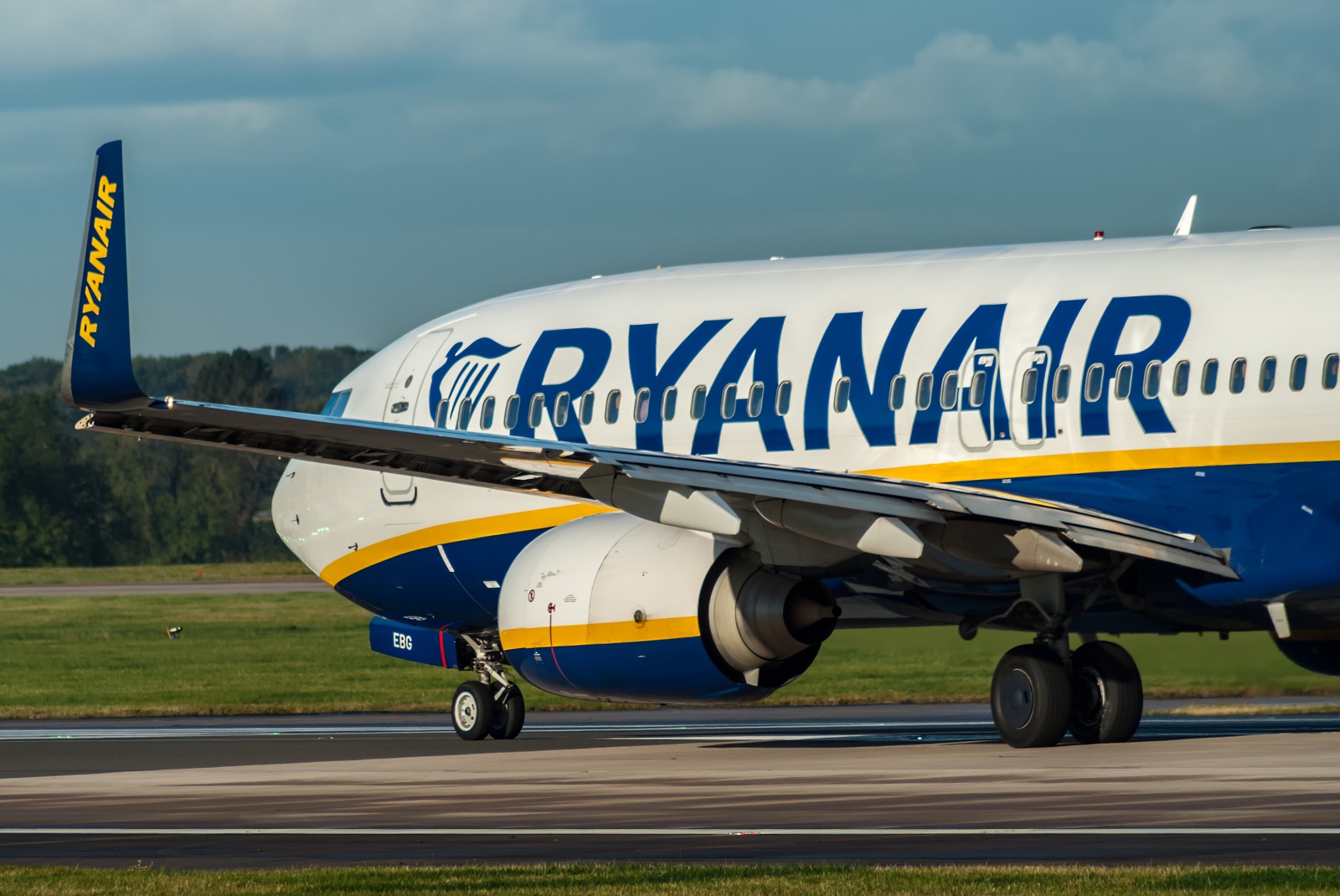 EI-EBG (37525) 2009 Boeing 737-8AS WL